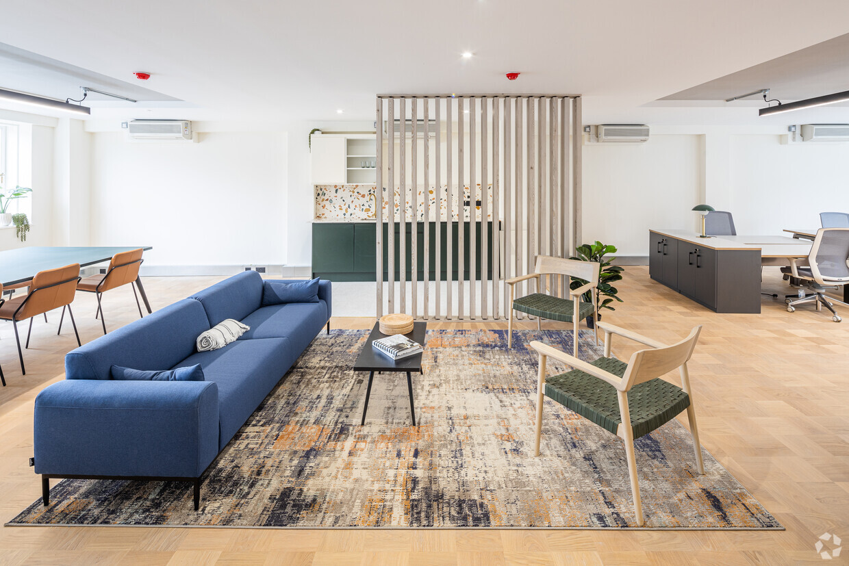 Bright office in Clerkenwell